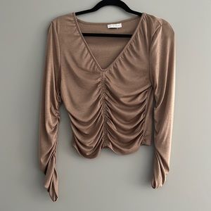 Neutral rouched long sleeve